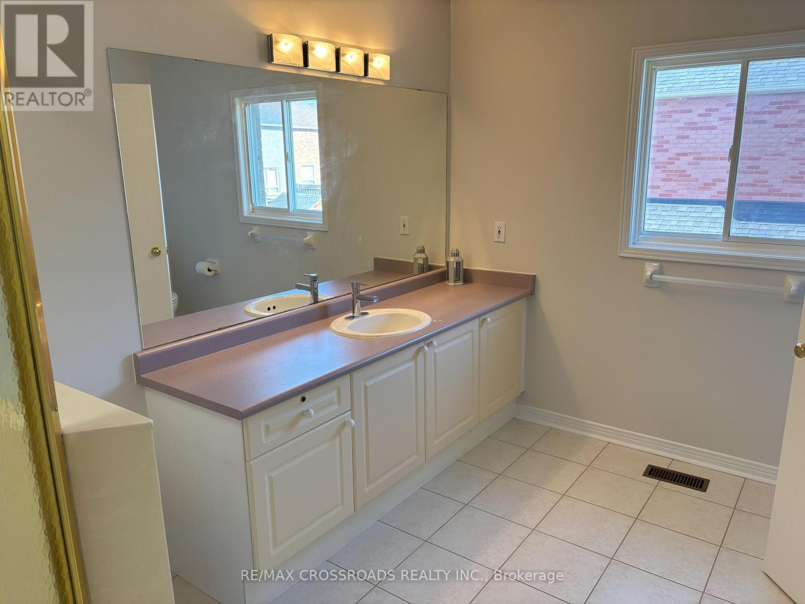 110 Halterwood Circle, Markham, Ontario  L3P 7T3 - Photo 19 - N12091350