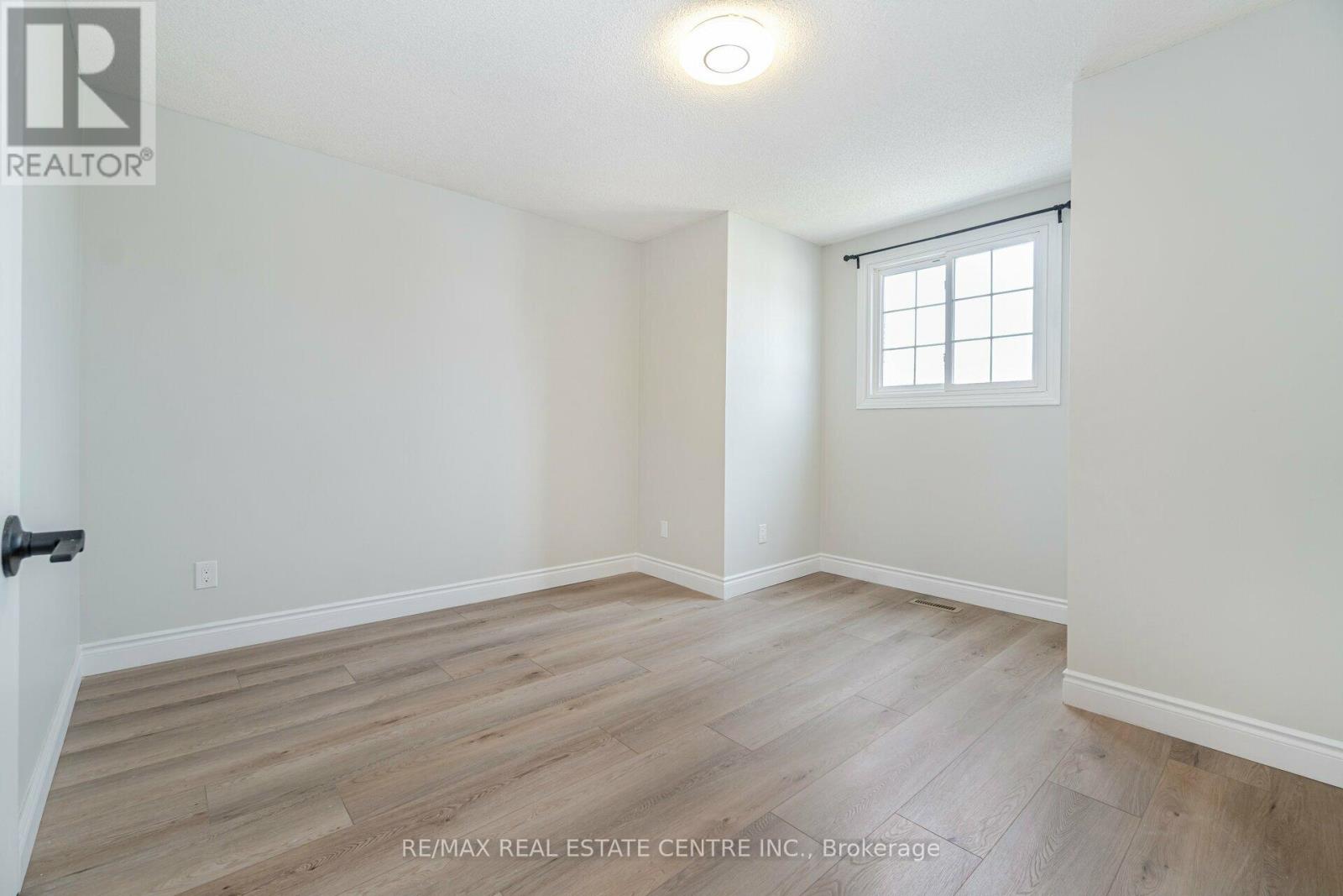 3246 Trelawny Circle, Mississauga, Ontario  L5N 5G6 - Photo 24 - W12091353