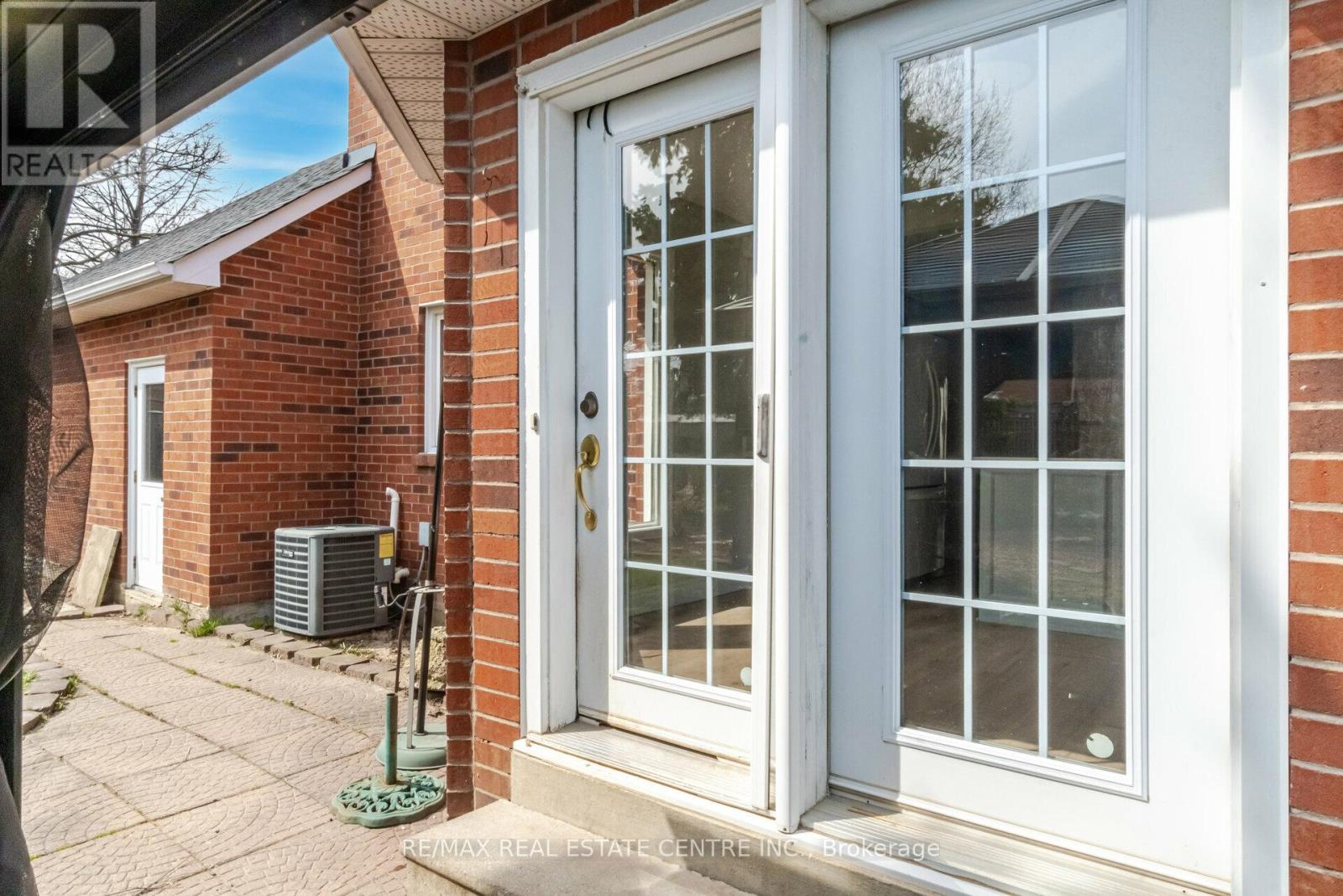 3246 Trelawny Circle, Mississauga, Ontario  L5N 5G6 - Photo 26 - W12091353