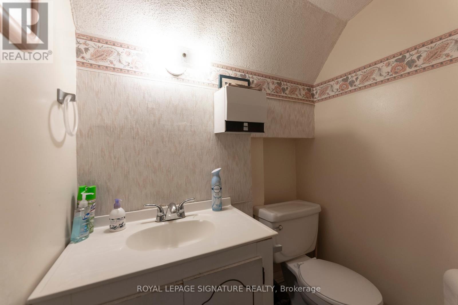2nd Fl Off / 3rd Fl Loft - 314 Frederick Street, Kitchener, Ontario  N2H 2N7 - Photo 10 - X12091365
