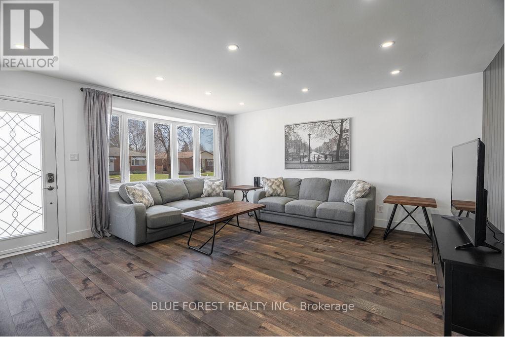 Property at 3 UPCOTT CRESCENT image 5