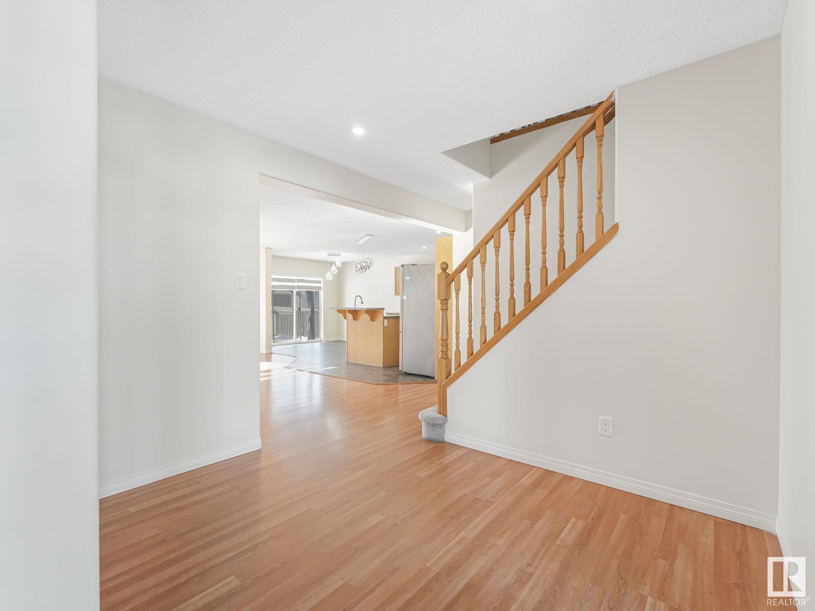 Property at 3331 25 AV NW image 1