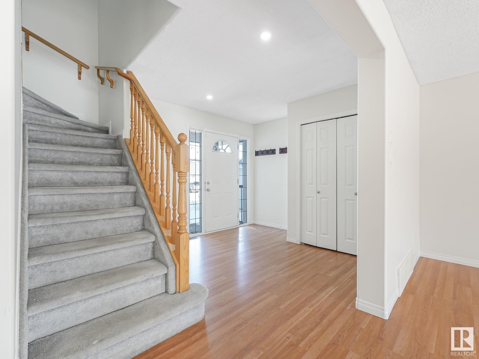 Property at 3331 25 AV NW image 3