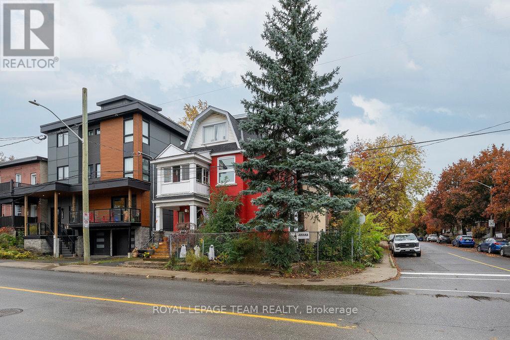 Property at 1028 GLADSTONE AVENUE image 2
