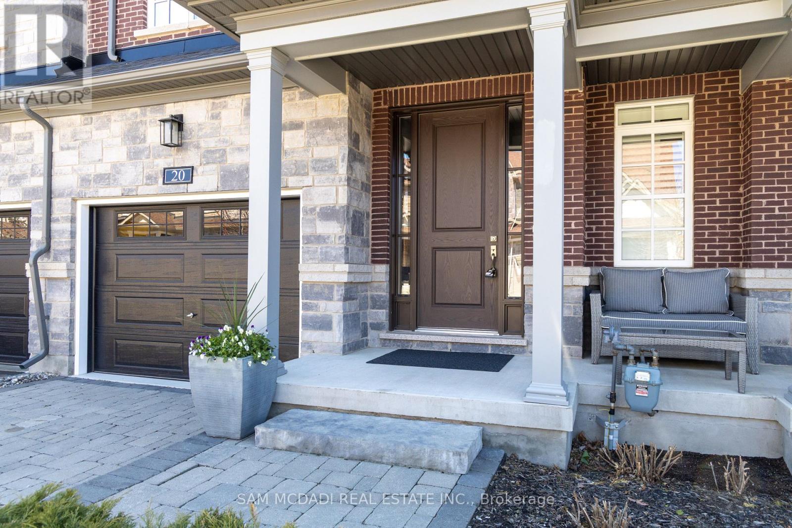 20 Windsor Circle, Niagara-On-The-Lake, Ontario  L0S 1J0 - Photo 3 - X12072404