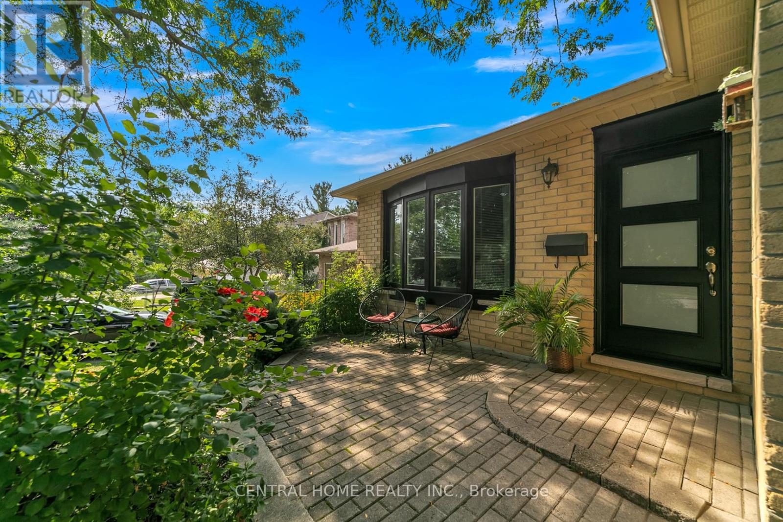 Property at 20 HOLLIS CRESCENT N image 4