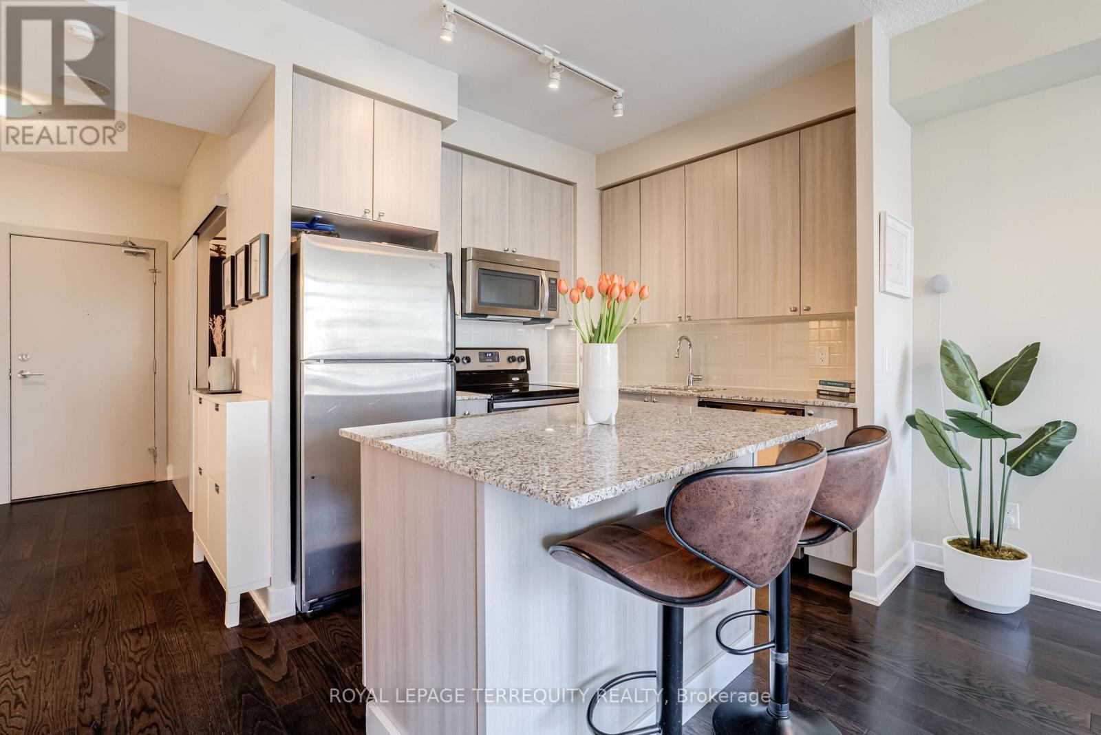 204 - 1638 BLOOR STREET W, Toronto, Ontario