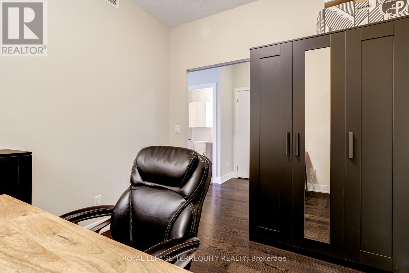 204 - 1638 Bloor Street W, Toronto (High Park North), Ontario  M6P 0A6 - Photo 15 - W12091412