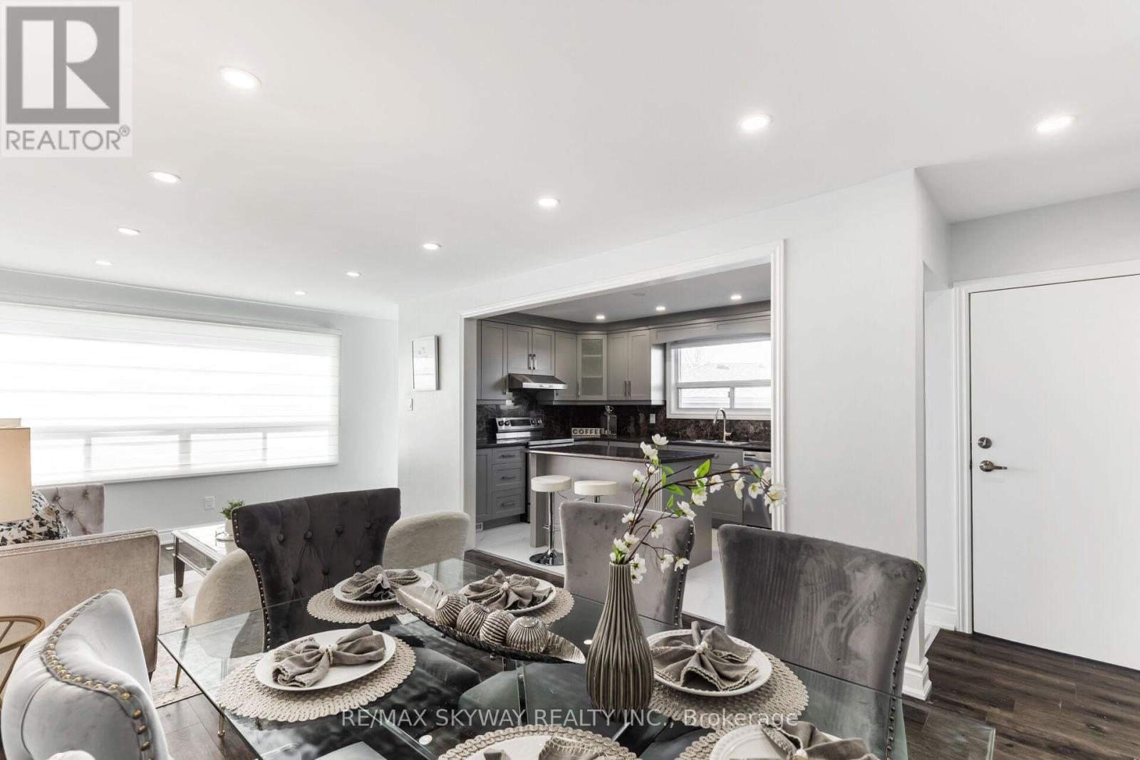 32 Langwith Court, Brampton (Brampton South), Ontario  L6Y 1Z8 - Photo 9 - W12091414