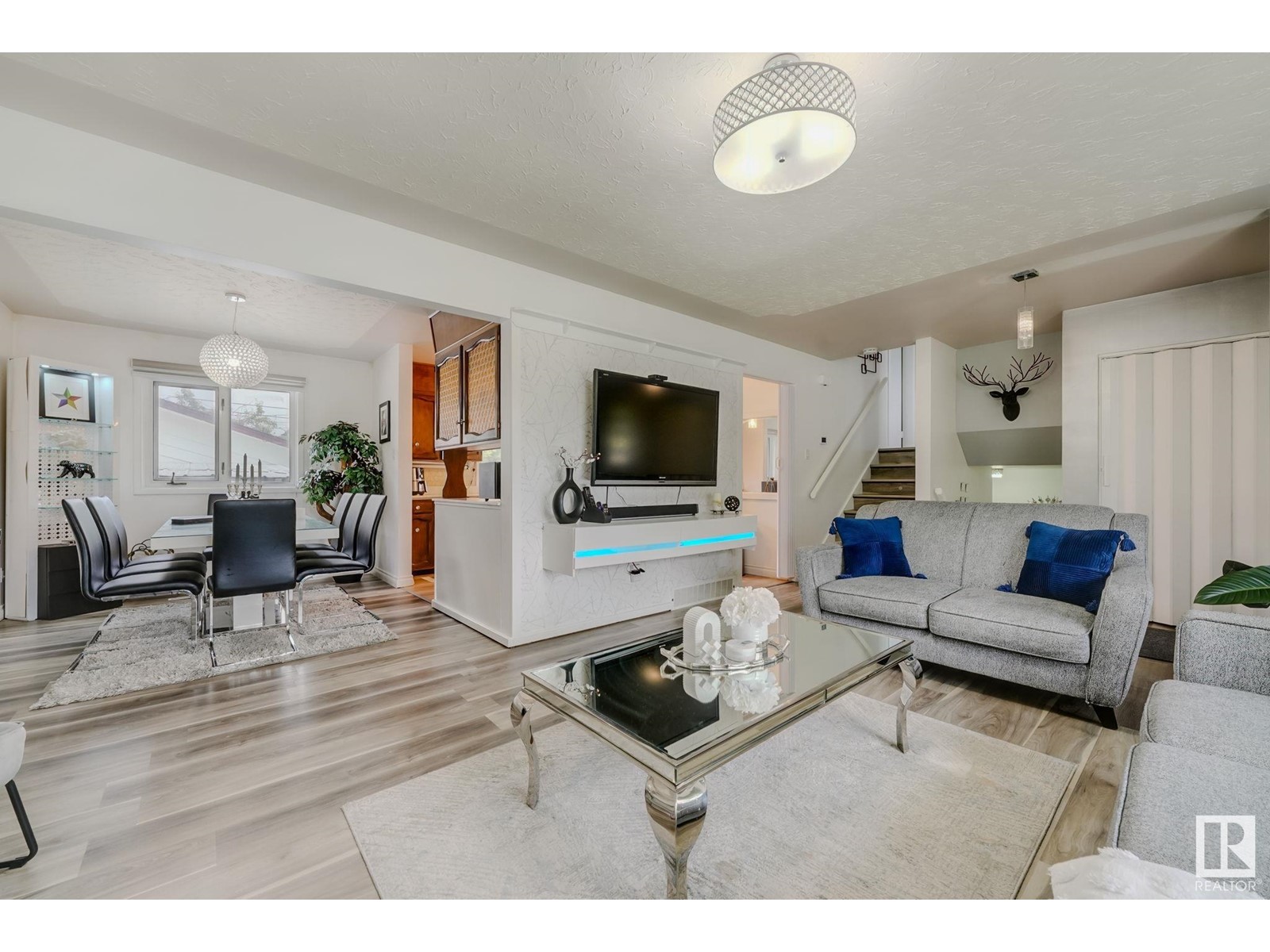 Property at 9305 163 ST NW NW image 3