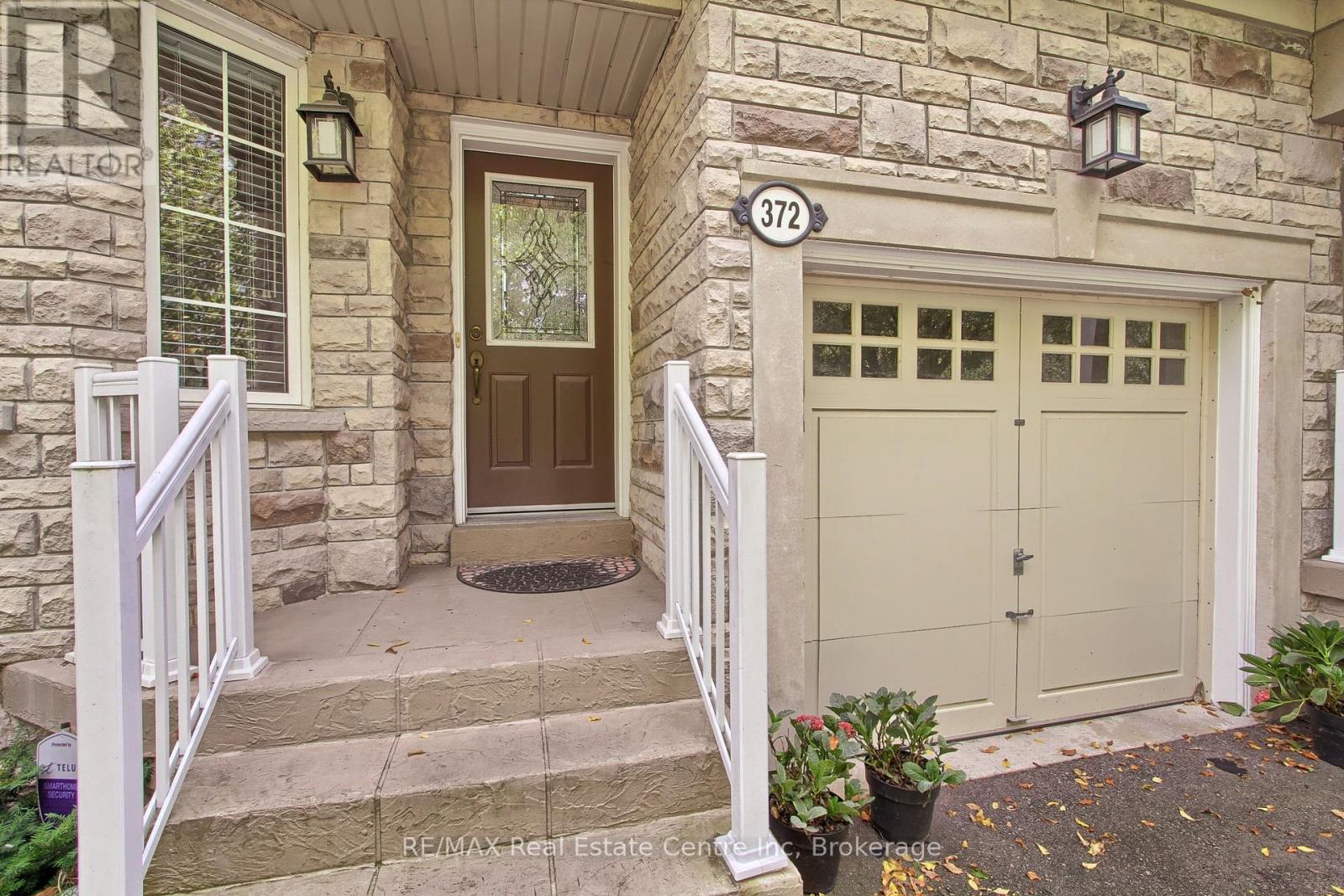 372 Terry Carter Crescent, Newmarket, Ontario  L3Y 9G1 - Photo 2 - N12091433