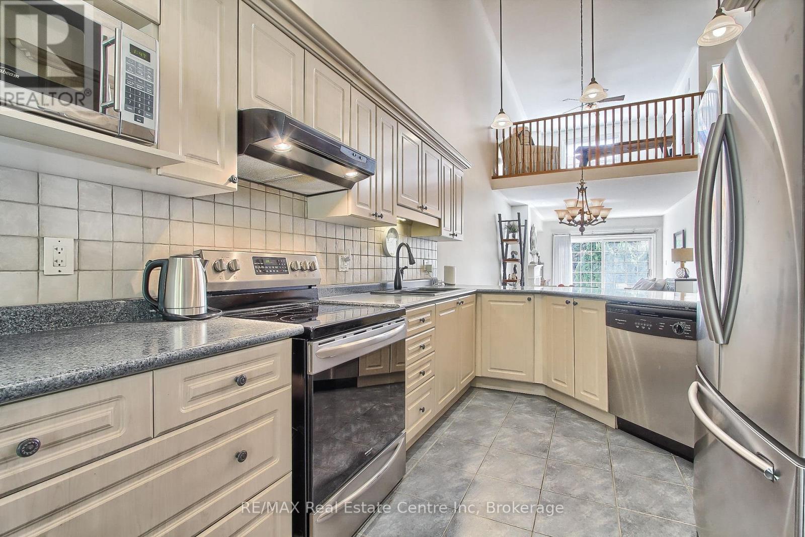 372 Terry Carter Crescent, Newmarket, Ontario  L3Y 9G1 - Photo 5 - N12091433