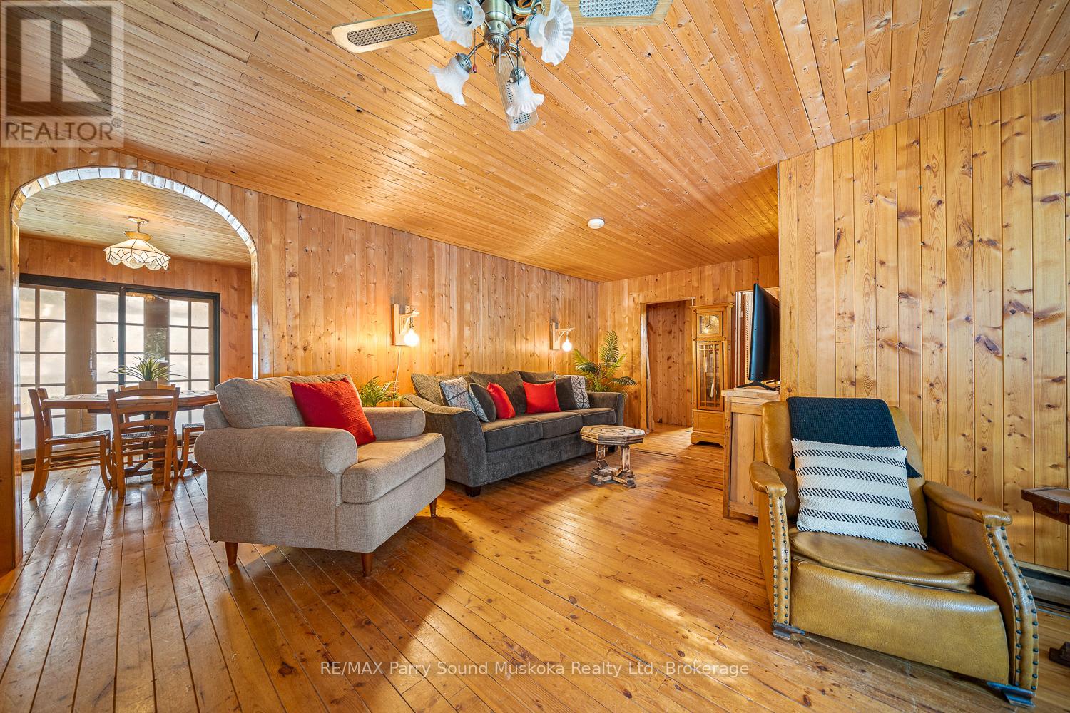 82 Bradley Road, Seguin, Ontario  P2A 2W9 - Photo 6 - X12091439