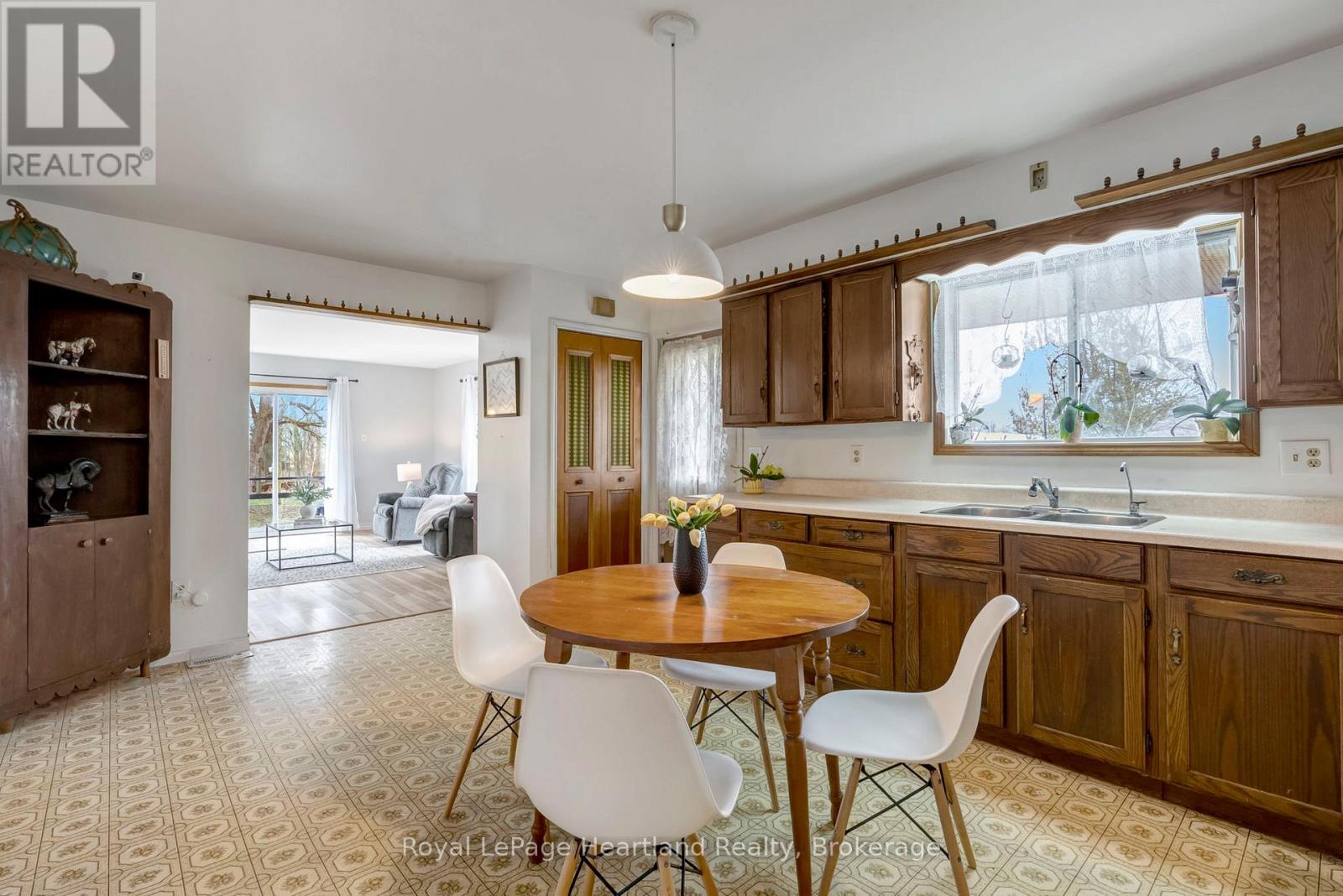 21 Brown Street S, Minto, Ontario  N0G 1M0 - Photo 14 - X12091444