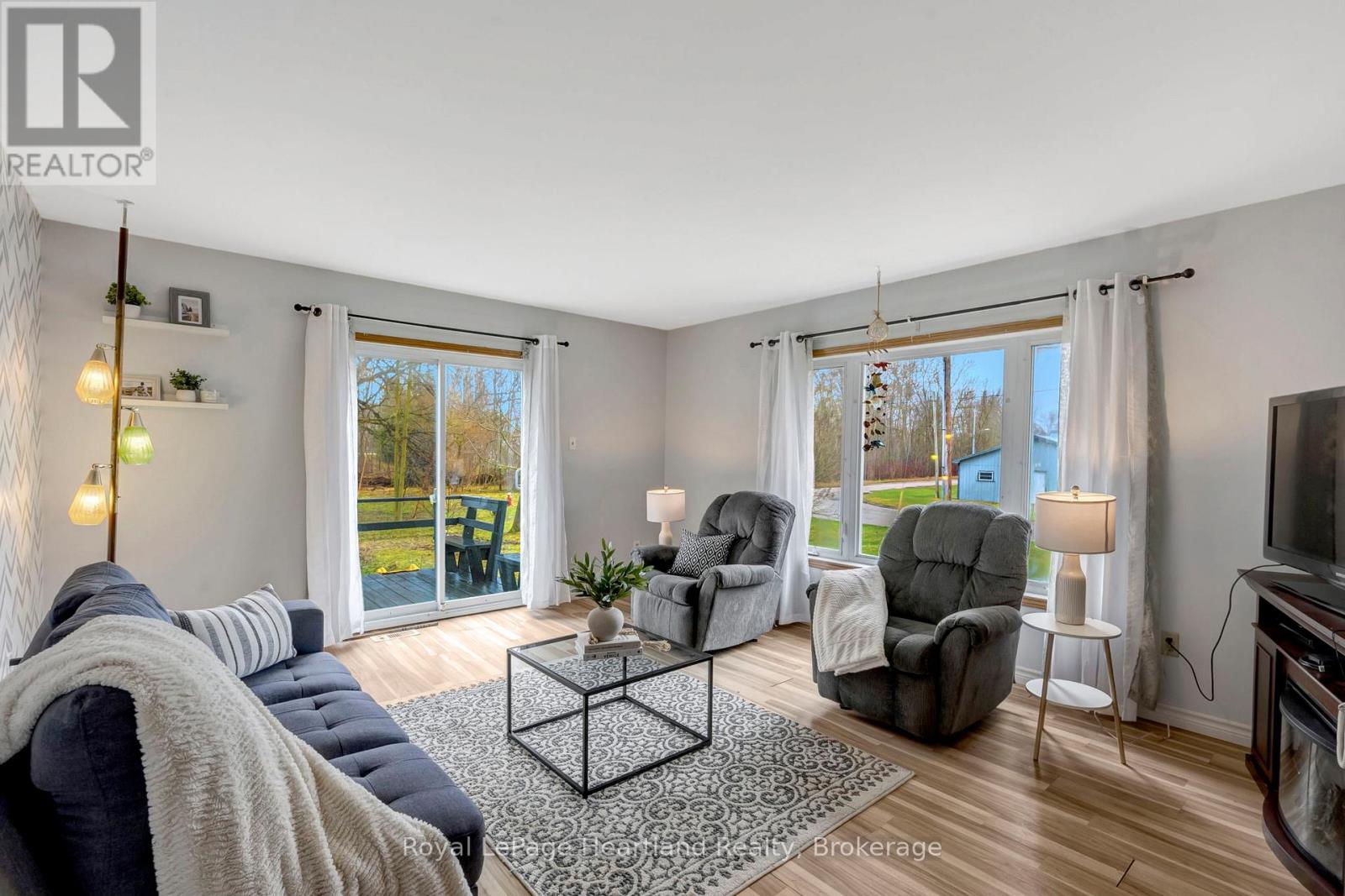 21 Brown Street S, Minto, Ontario  N0G 1M0 - Photo 15 - X12091444
