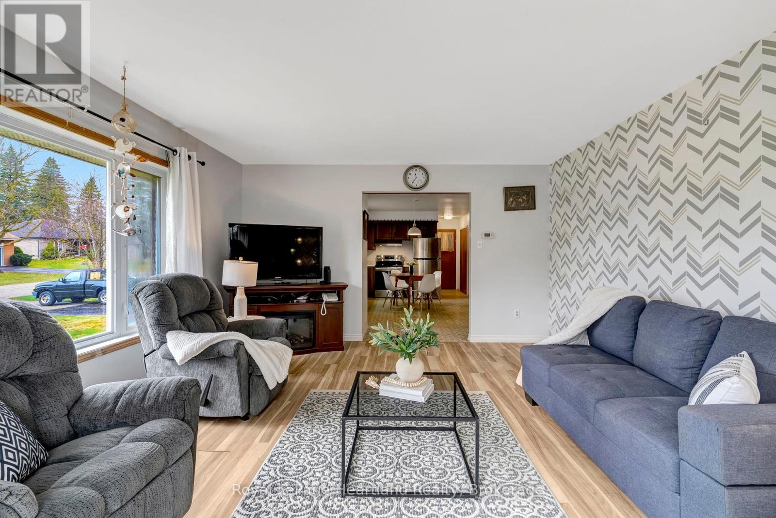21 Brown Street S, Minto, Ontario  N0G 1M0 - Photo 16 - X12091444