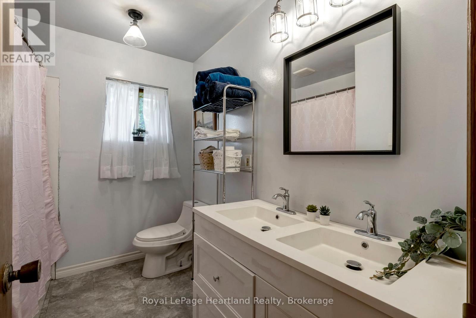 21 Brown Street S, Minto, Ontario  N0G 1M0 - Photo 19 - X12091444