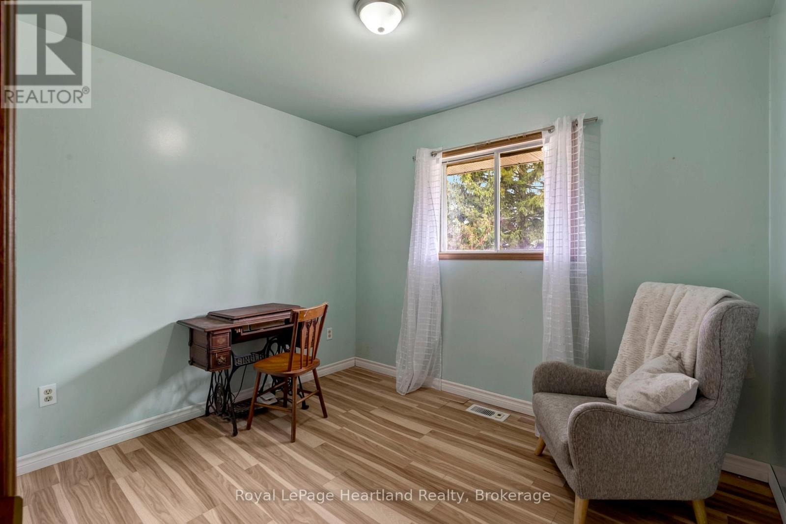 21 Brown Street S, Minto, Ontario  N0G 1M0 - Photo 21 - X12091444