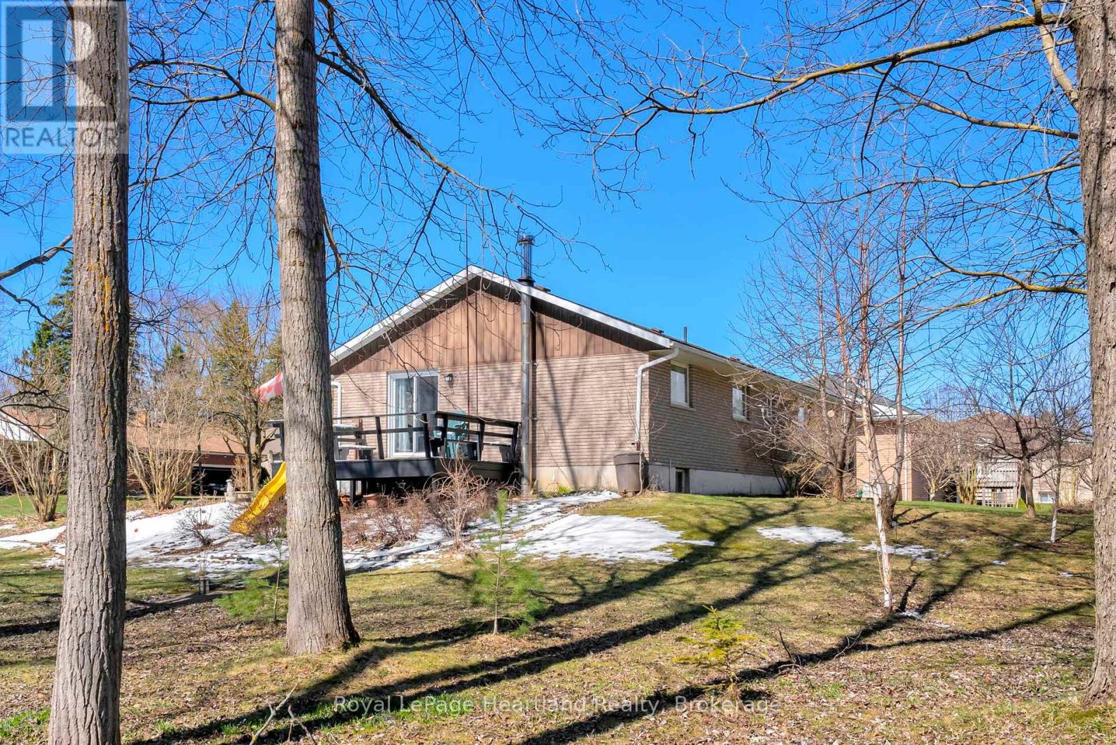 21 Brown Street S, Minto, Ontario  N0G 1M0 - Photo 28 - X12091444