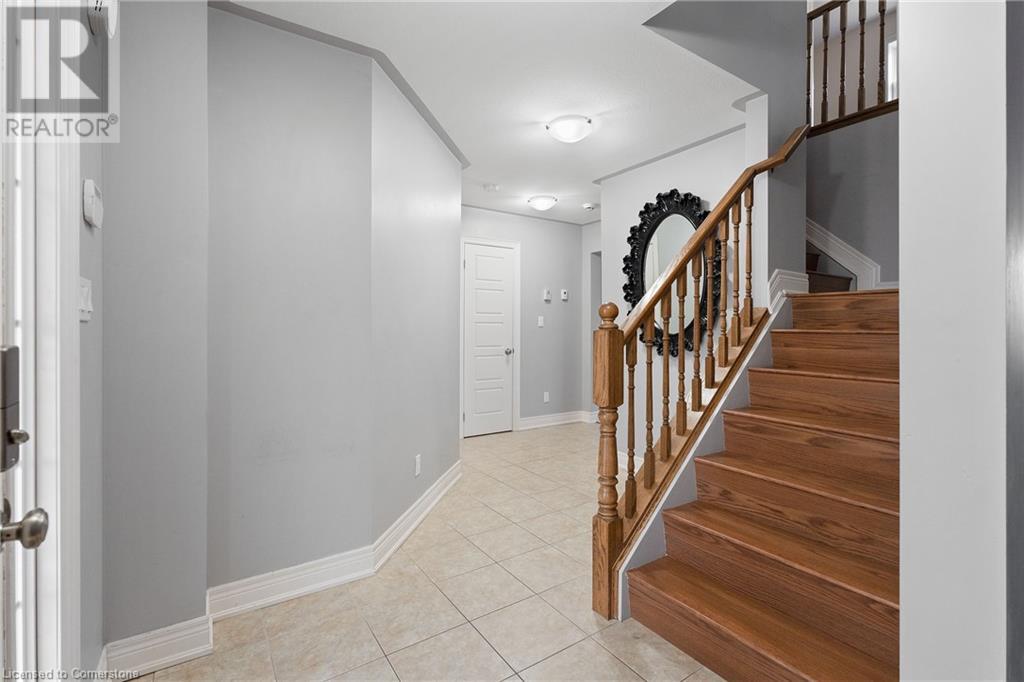 Property at 3960 VILLAGE CREEK Drive image 4