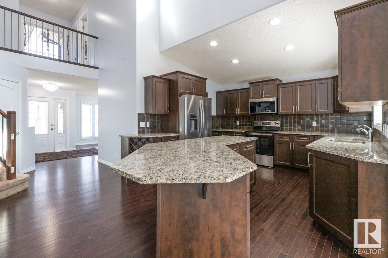 Property at 20511 93 AV NW image 5