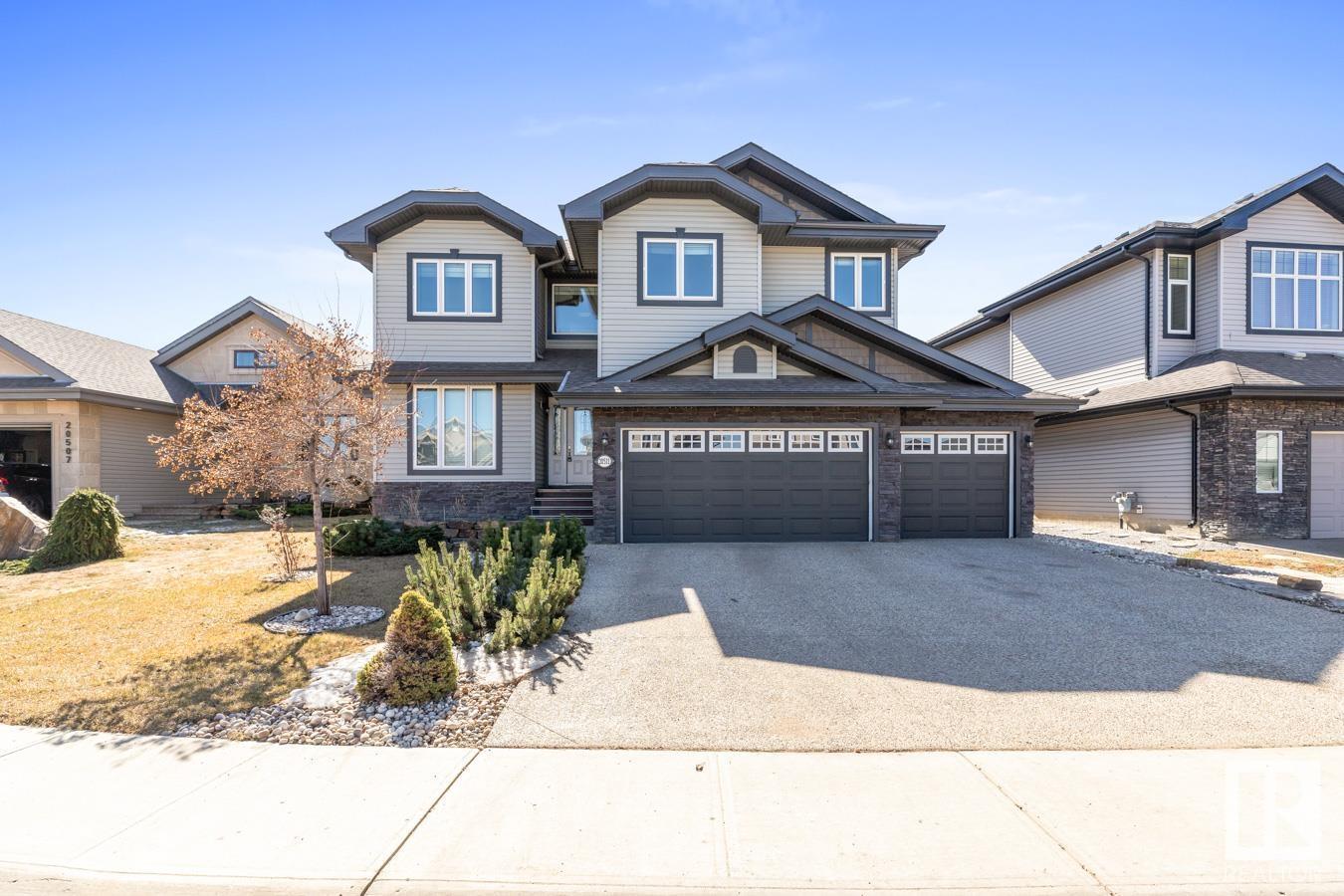 20511 93 AV NW, Edmonton, Alberta
