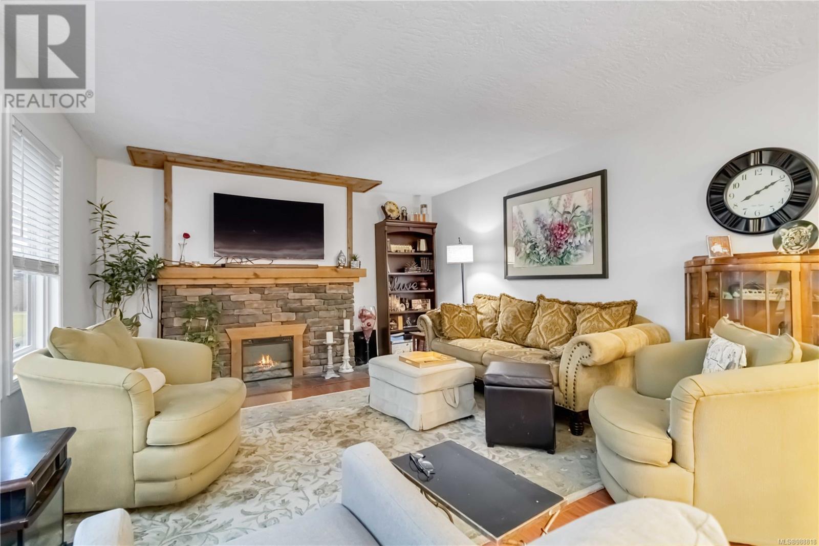 Property at 785 Cecil Blogg Dr image 5