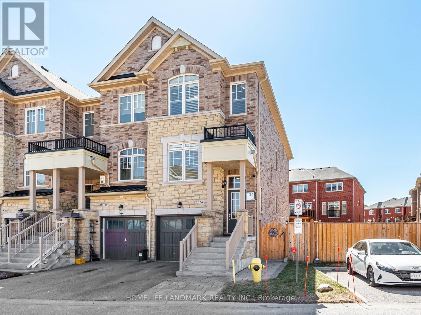 Property at 134 DUNDAS WAY image 2