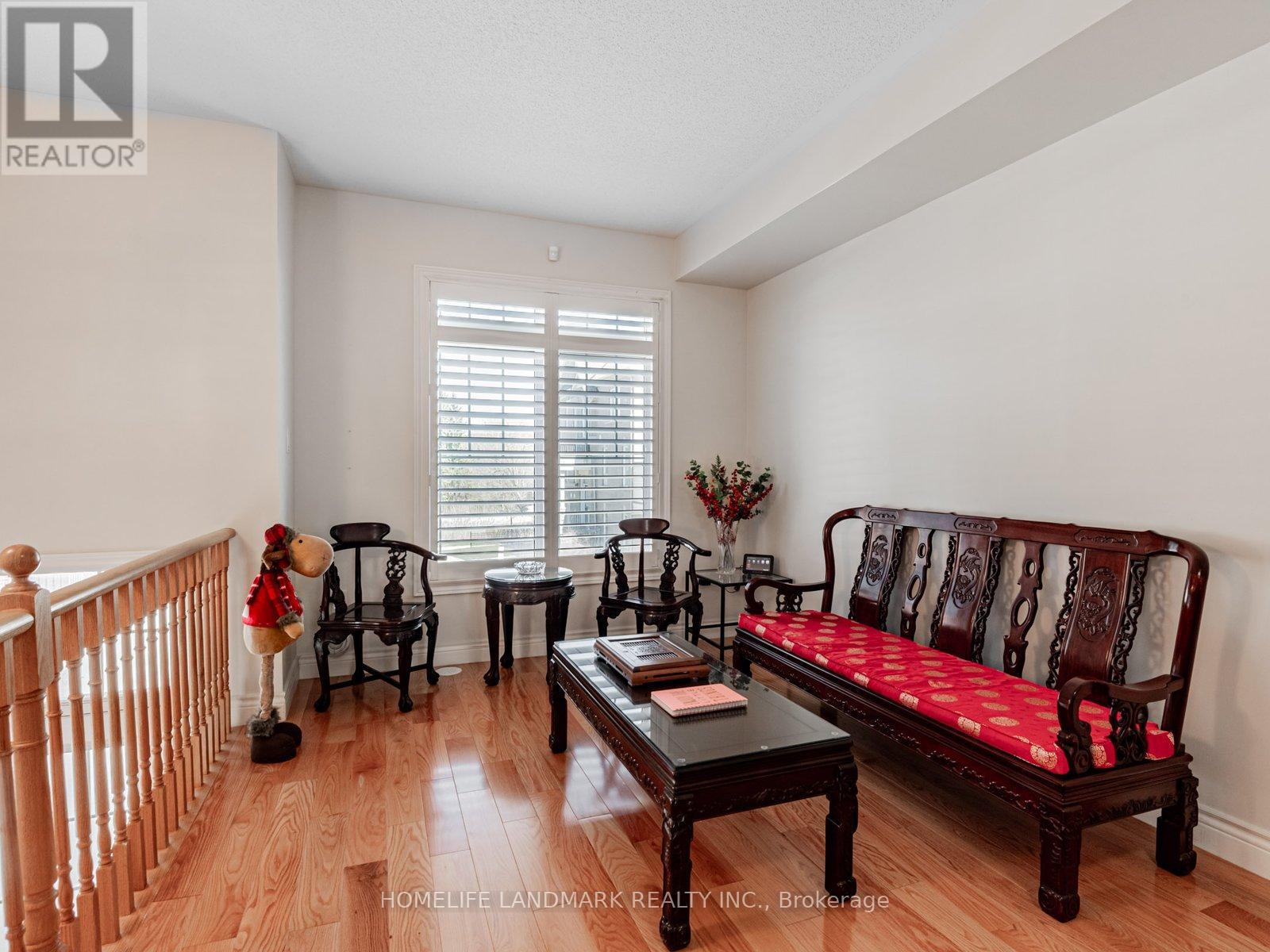 Property at 134 DUNDAS WAY image 5
