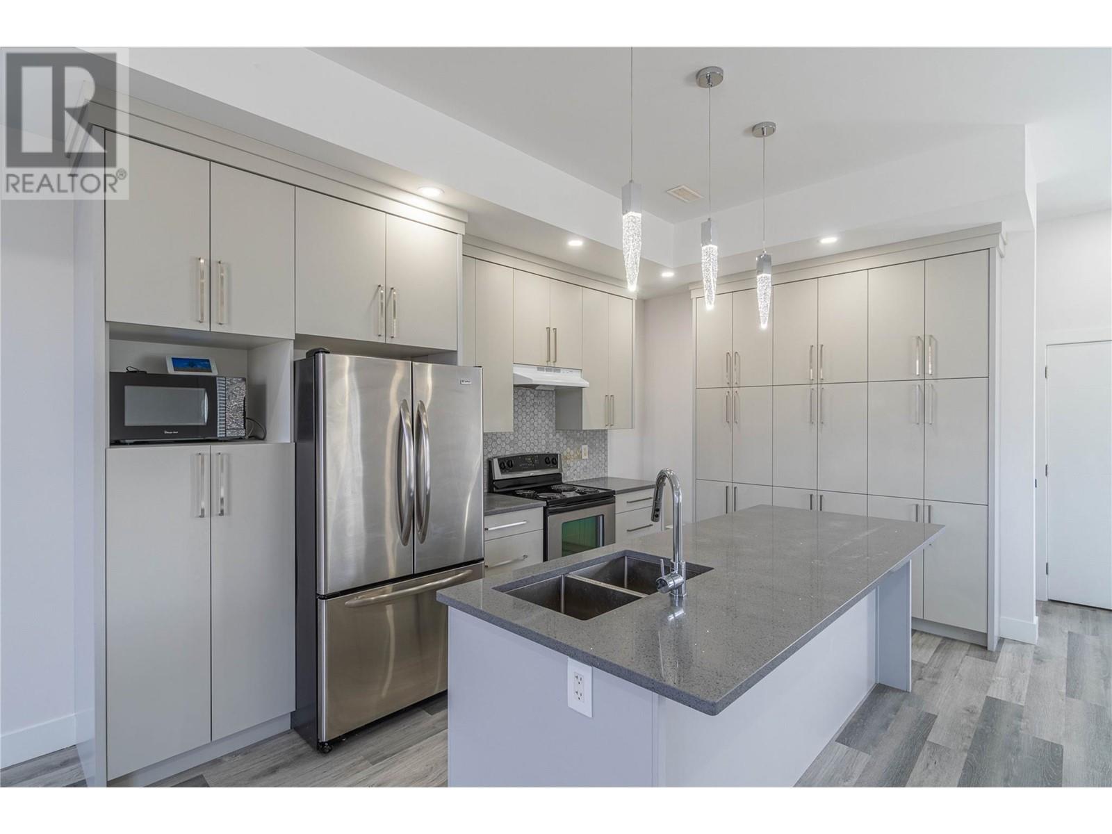 Property at 156 WILLIAMS Street image 2