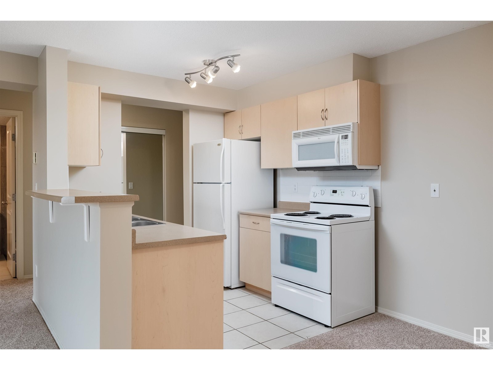 Property at #414 17003 67 AV NW image 4