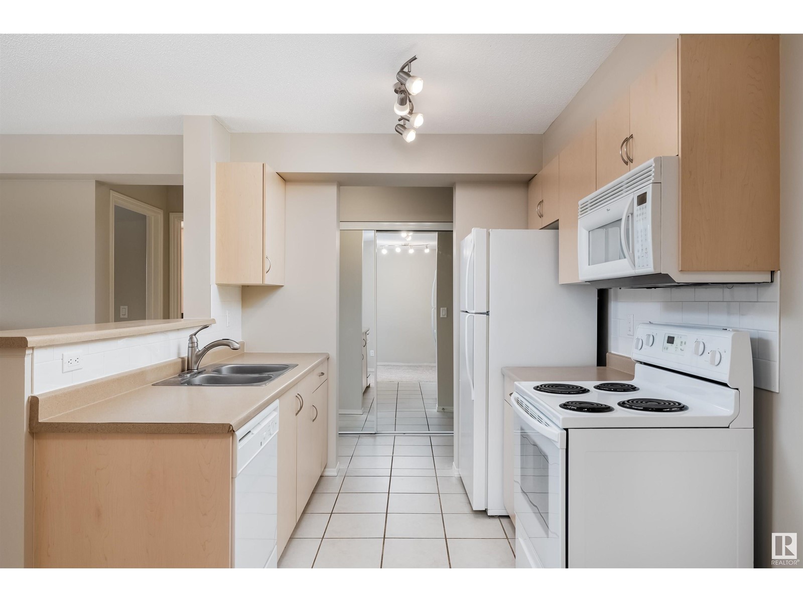 Property at #414 17003 67 AV NW image 5