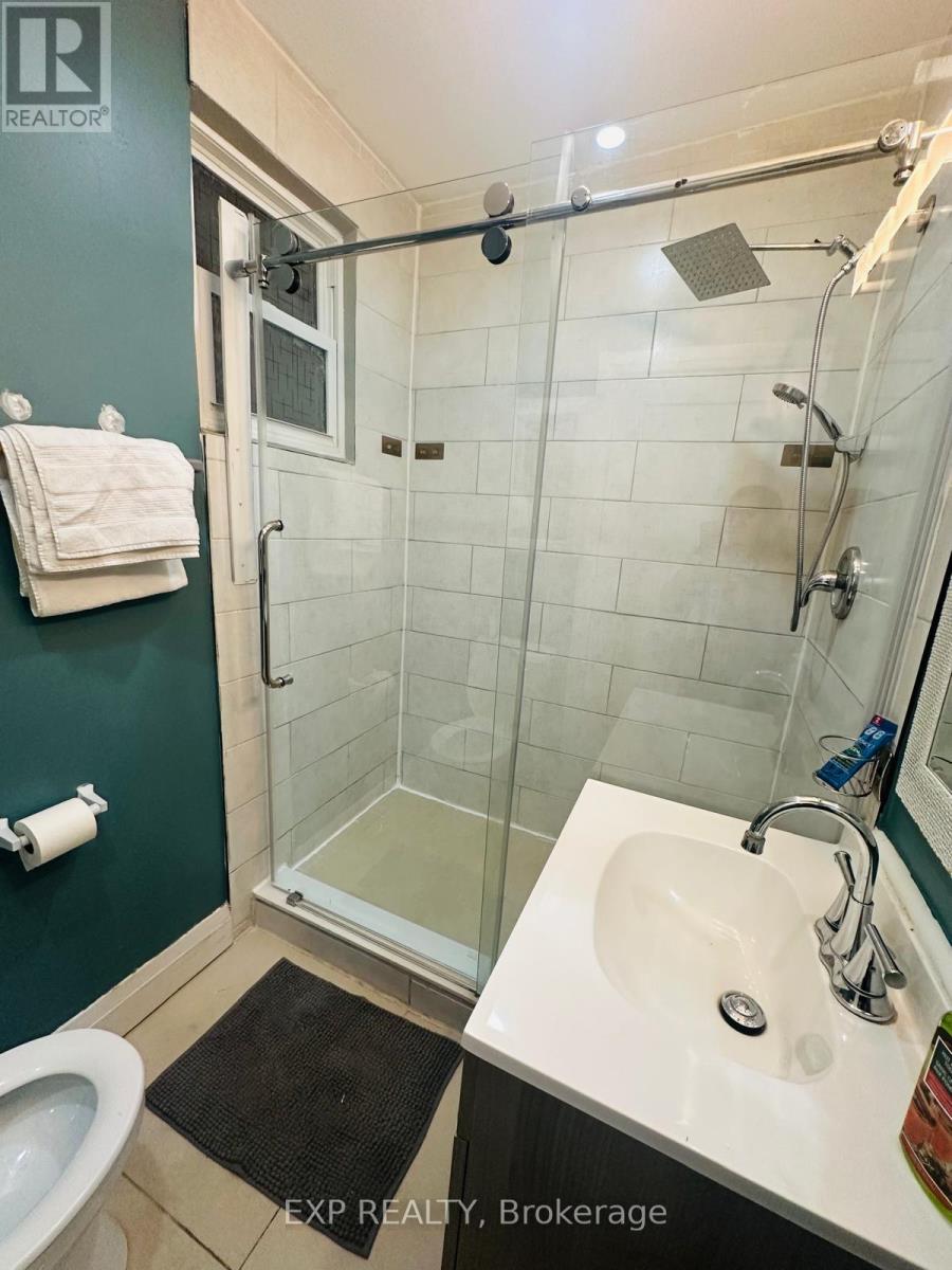 69 Norman Street, Hamilton, Ontario  L8H 4J4 - Photo 9 - X12091424
