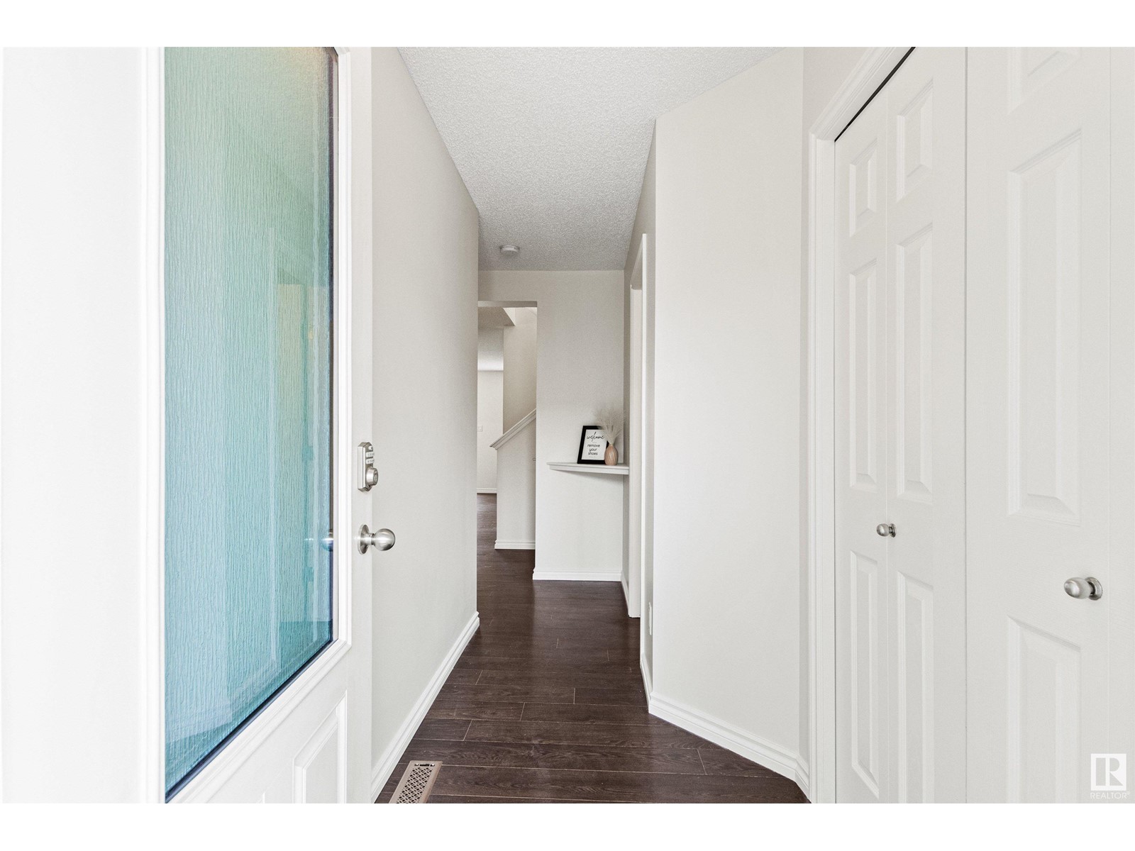 Property at 1712 52 ST SW image 1