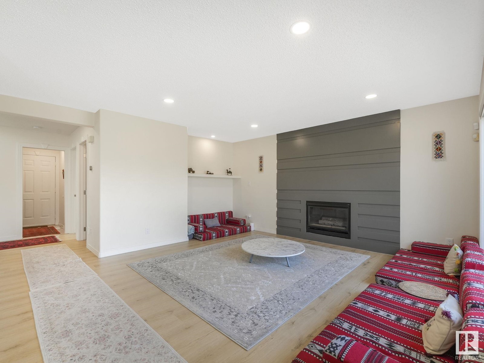 Property at 1107 116 ST NW image 3