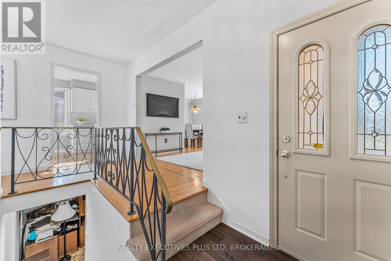 Property at 616 BUNTING ROAD image 5