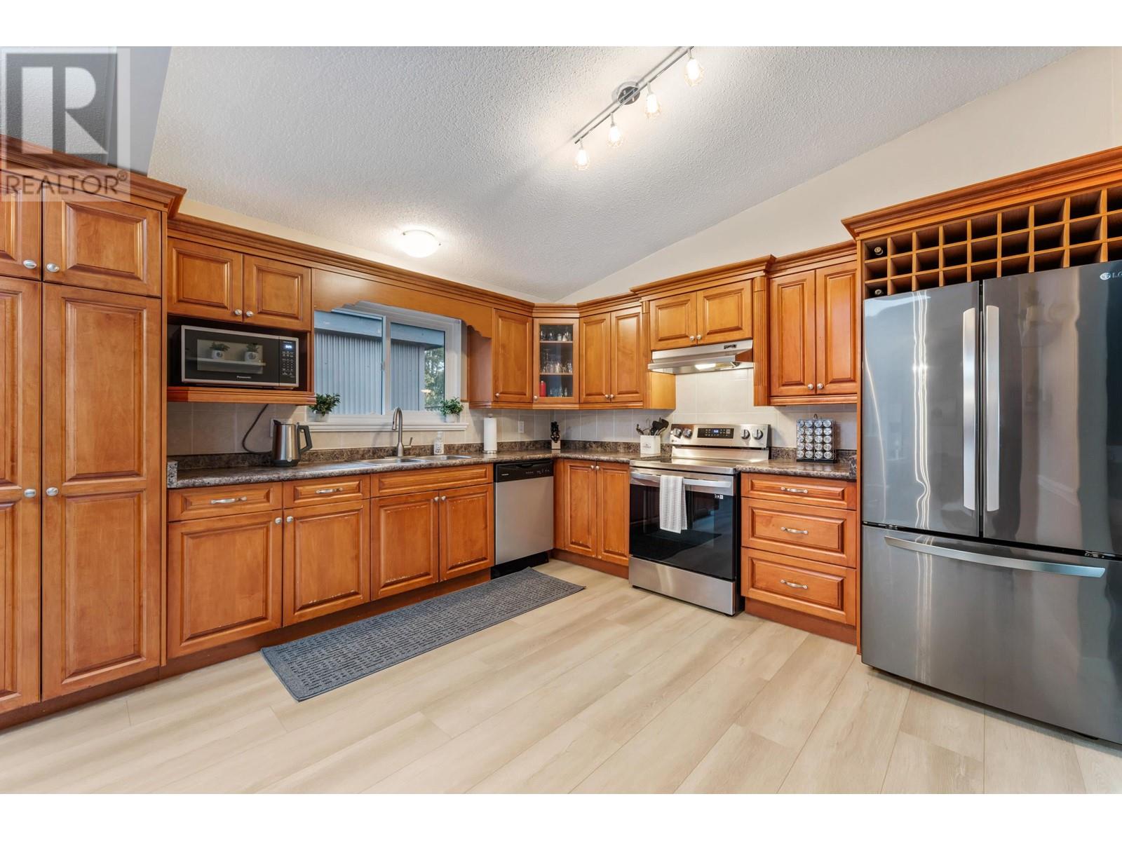 22095 Canuck Crescent, Maple Ridge, British Columbia  V2X 4G1 - Photo 11 - R2983531