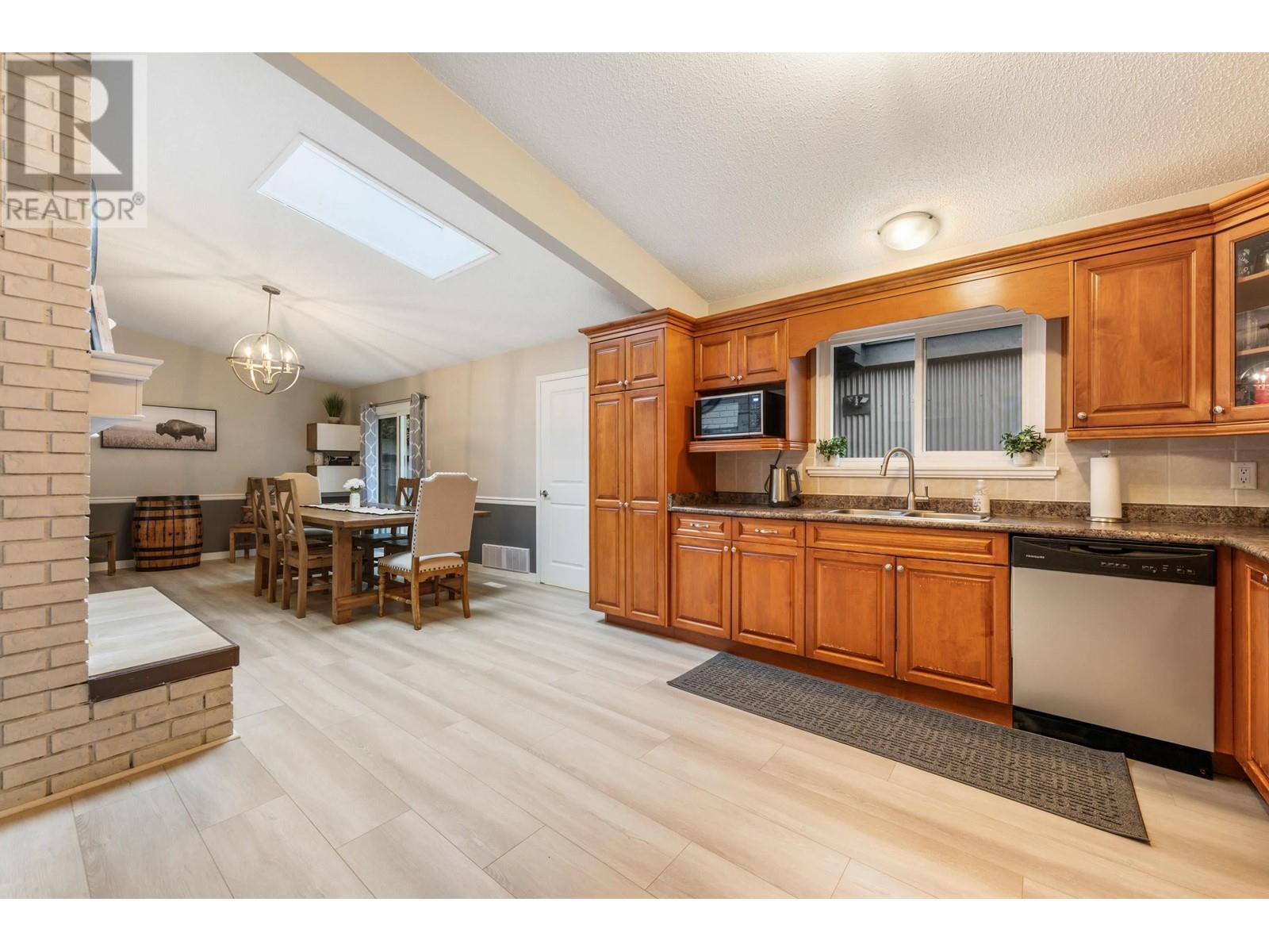 22095 Canuck Crescent, Maple Ridge, British Columbia  V2X 4G1 - Photo 13 - R2983531