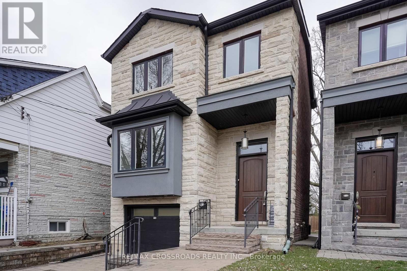 Property at 112 OAKCREST AVENUE image 1