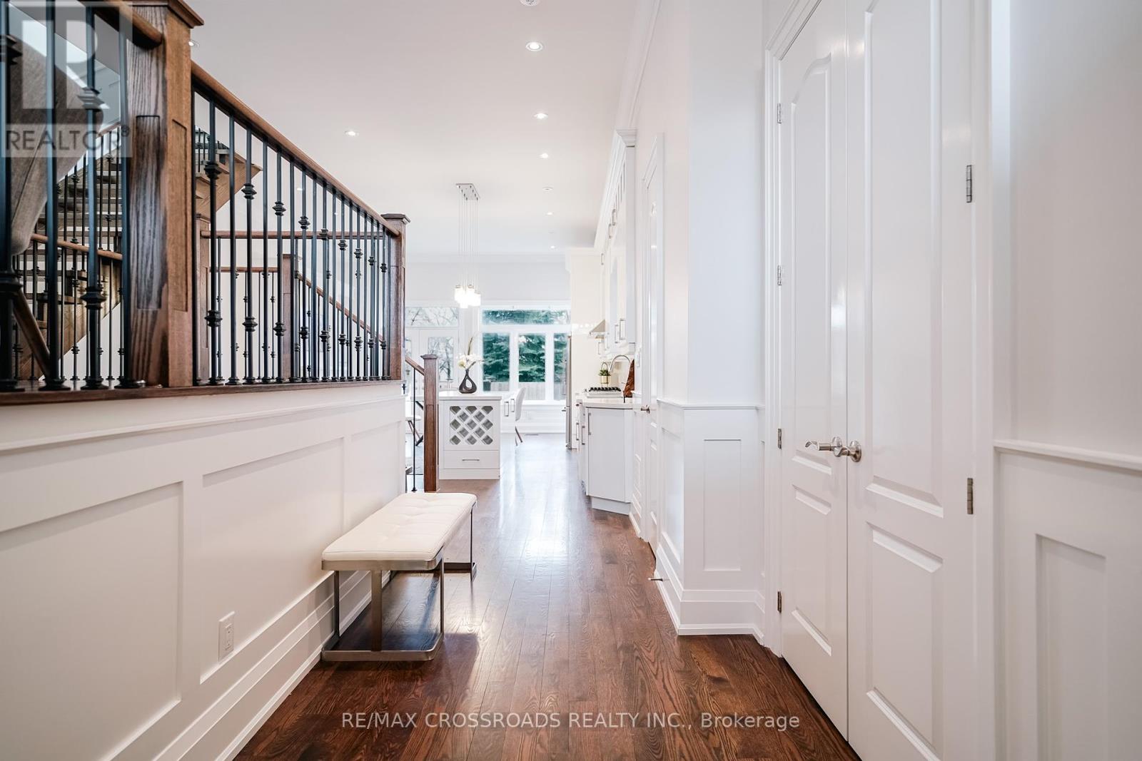 Property at 112 OAKCREST AVENUE image 4