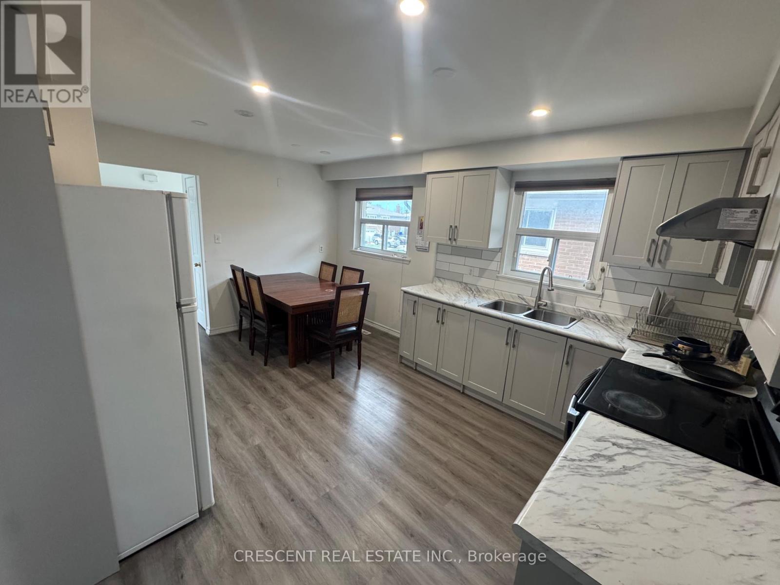 UPPER - 400 PINEMEADOW AVENUE, Mississauga, Ontario