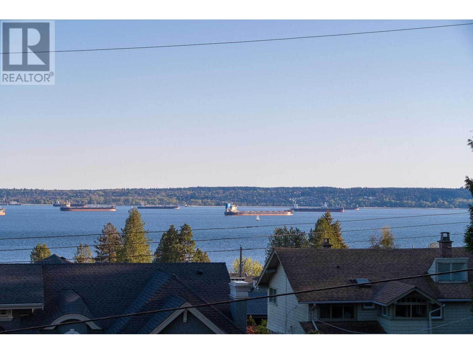 Property at 2567 LAWSON AVENUE image 3
