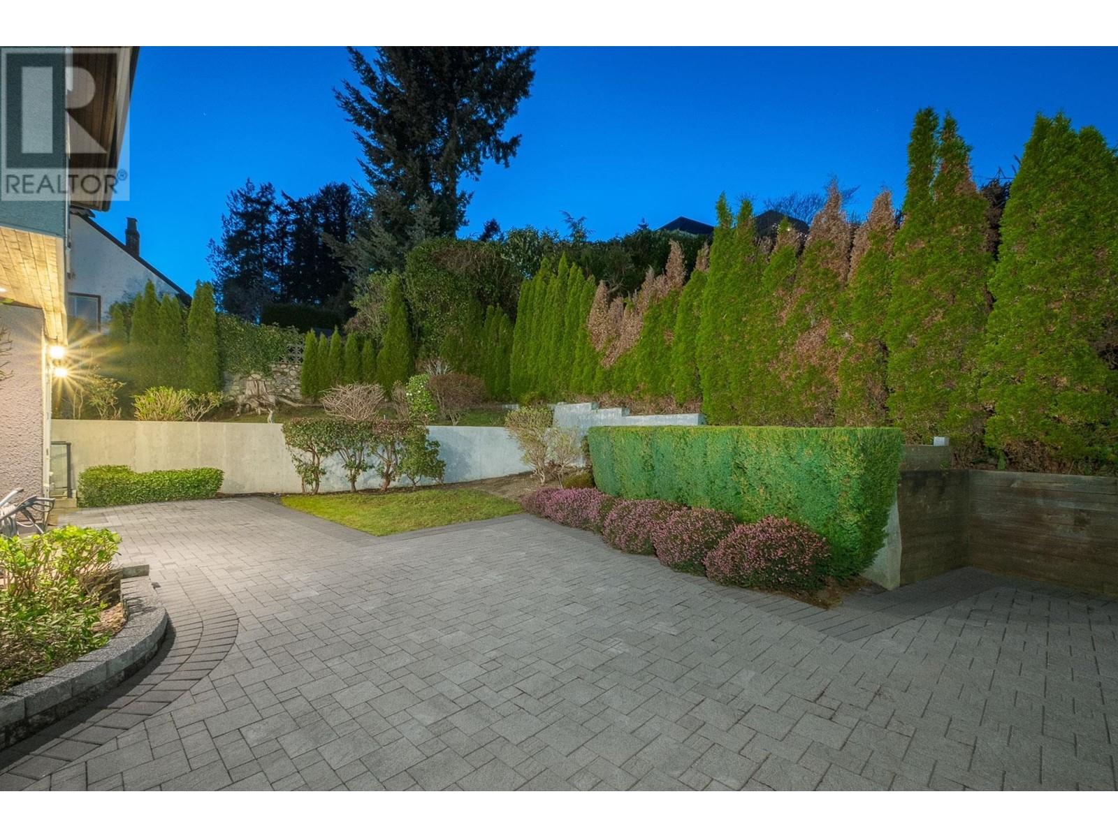2567 Lawson Avenue, West Vancouver, British Columbia  V7V 2G1 - Photo 38 - R2931053