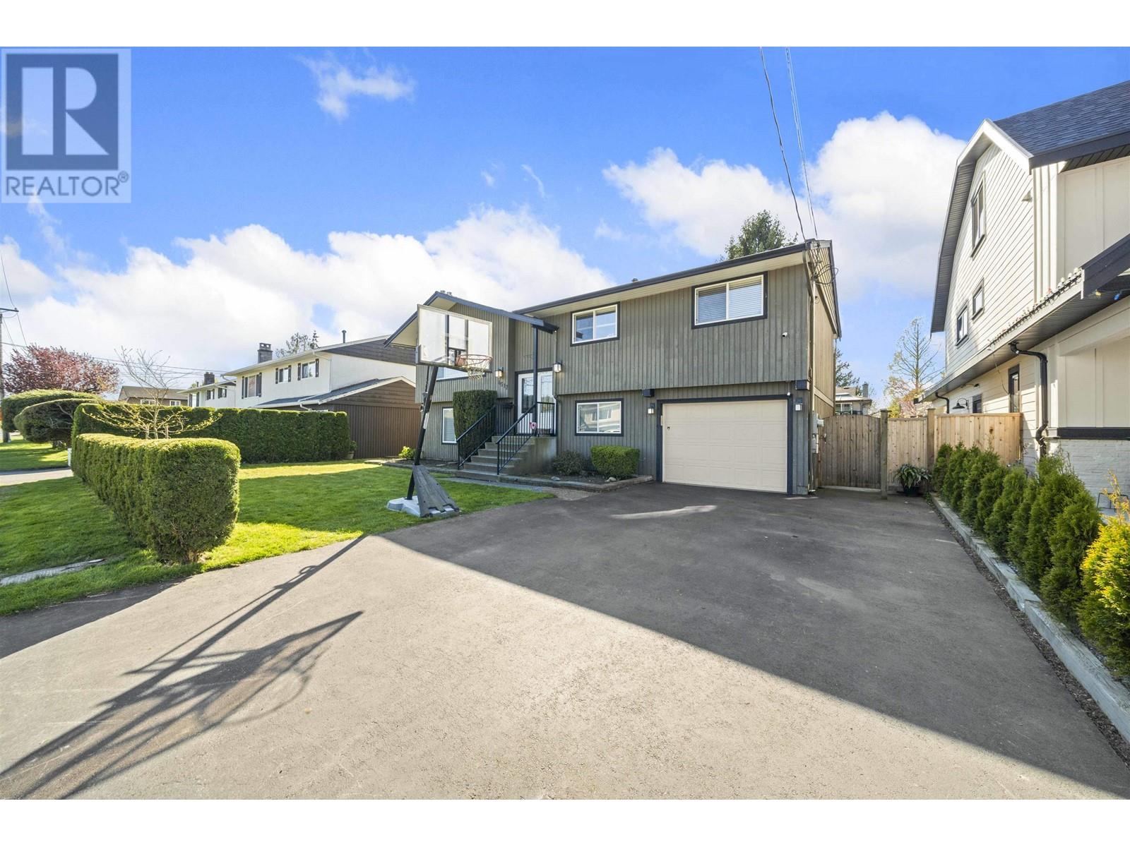 Property at 4517 46A STREET image 3