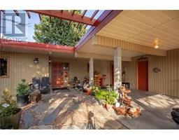 239 Stepping Stones Crescent Swan Lake West