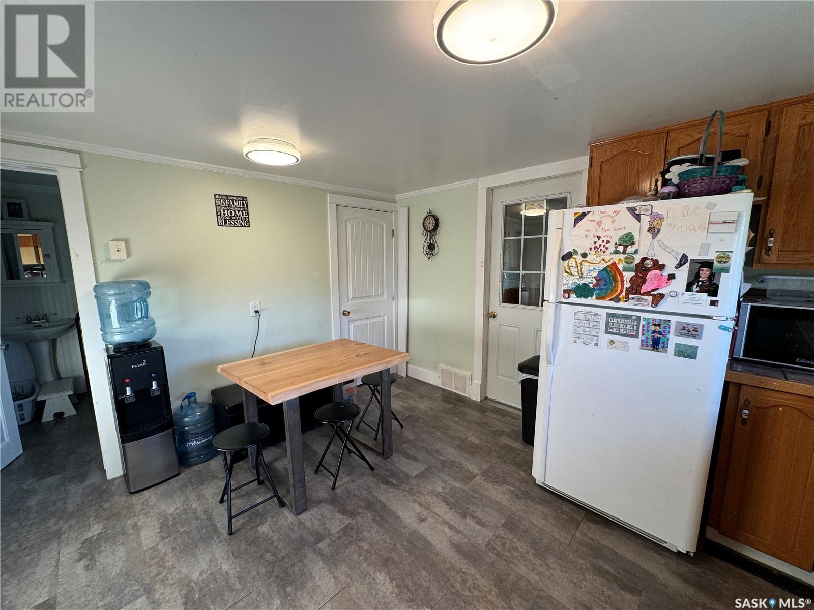 304 4th Avenue E, Biggar, Saskatchewan  S0K 0M0 - Photo 11 - SK985101