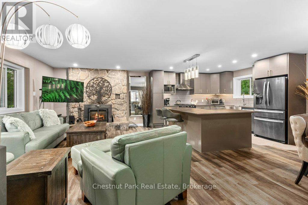 256 Woodland Drive, Huntsville, Ontario  P1H 1A6 - Photo 18 - X12091109