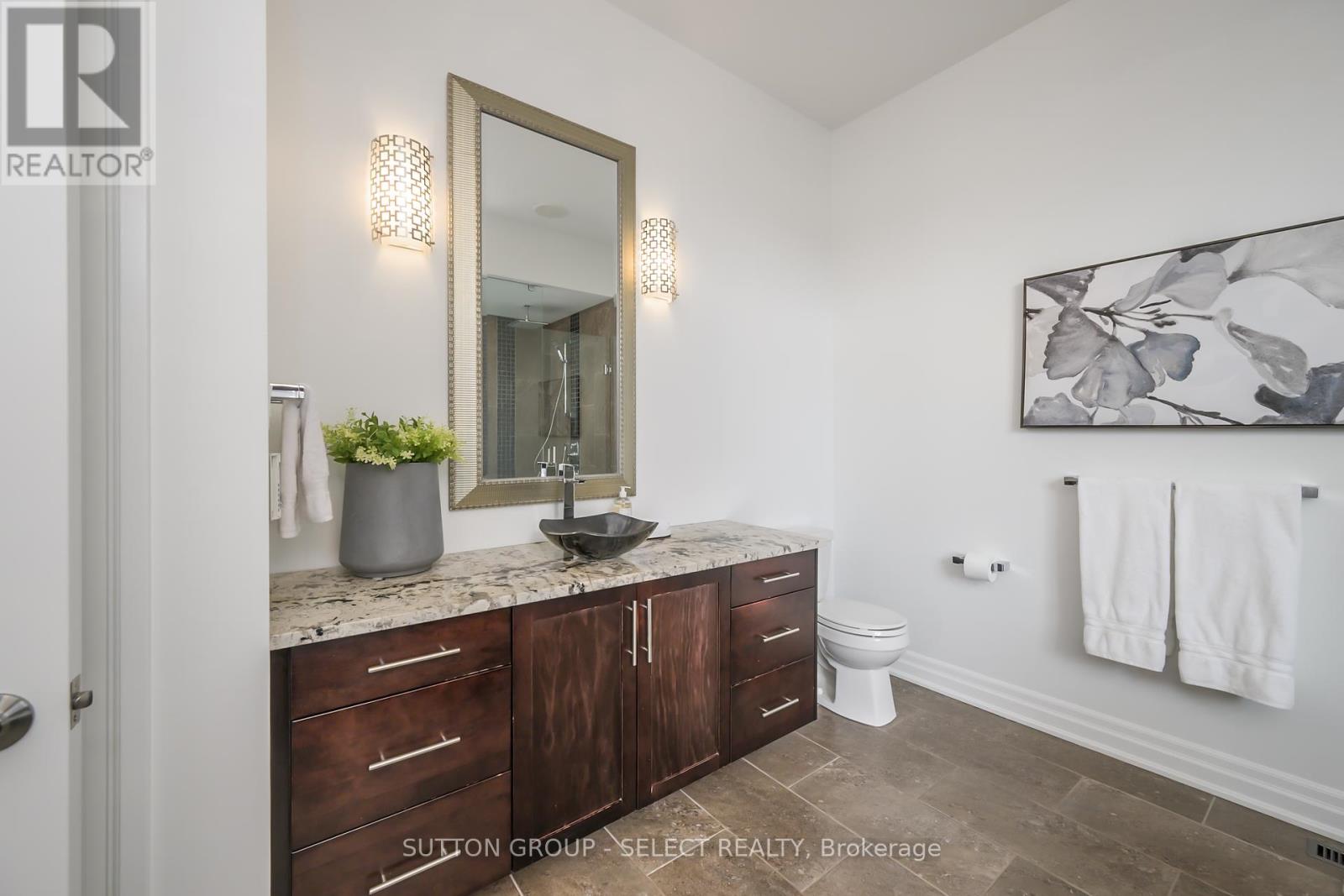 Photo 18 of 44 for 7071 Clayton Walk