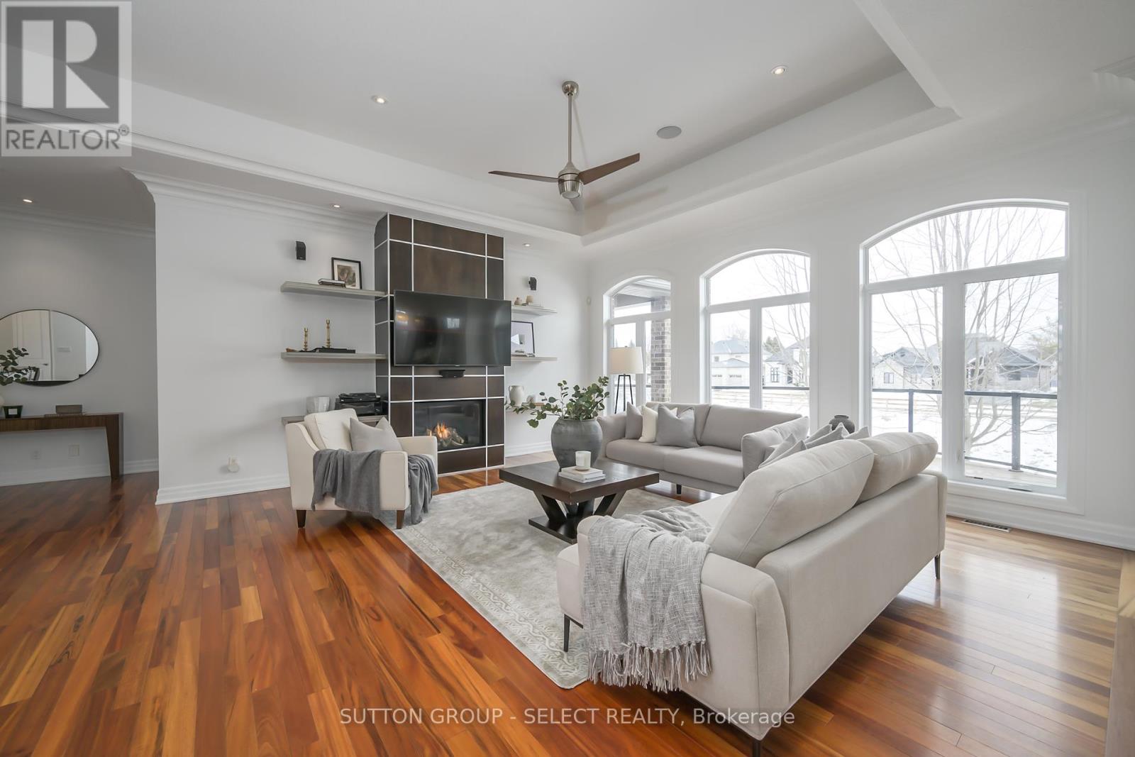 Photo 5 of 44 for 7071 Clayton Walk