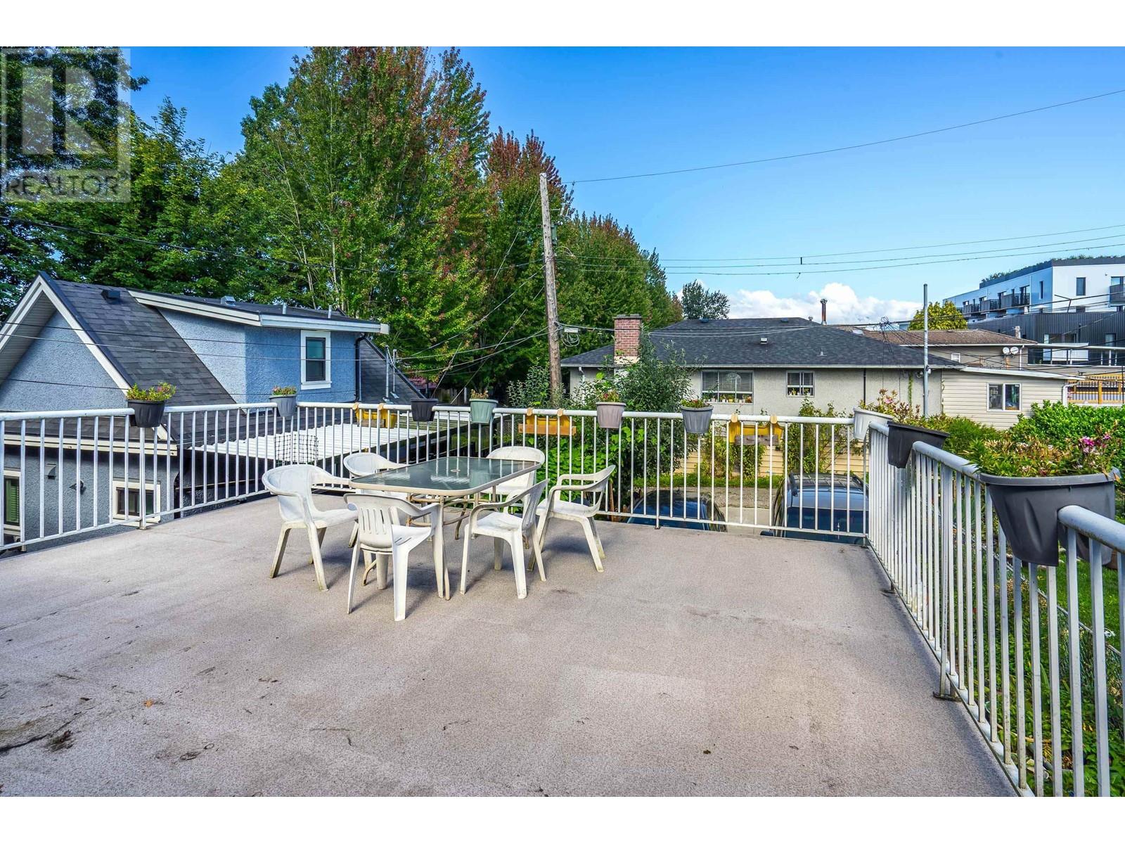 1917 E 22nd Avenue, Vancouver, British Columbia  V5N 2R2 - Photo 16 - R2989726